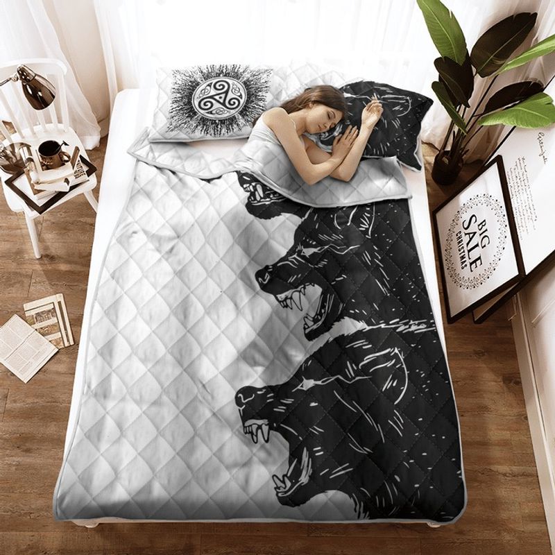 Wolves Black And White Quilt Bedding Set
