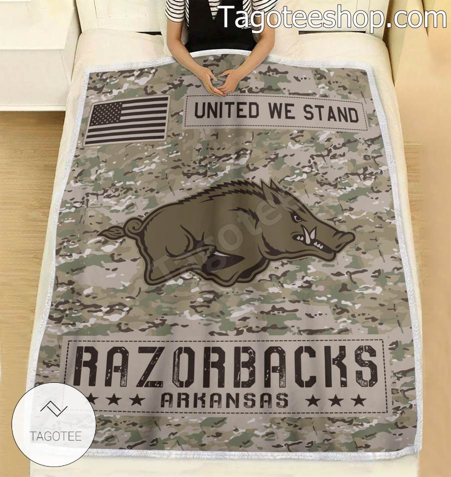 NCAA Arkansas Razorbacks Army Camo Blanket b