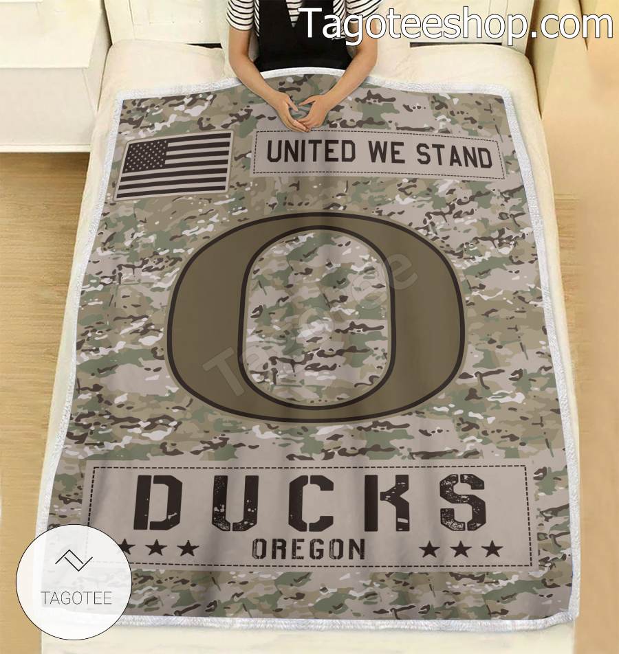 NCAA Oregon Ducks Army Camo Blanket b